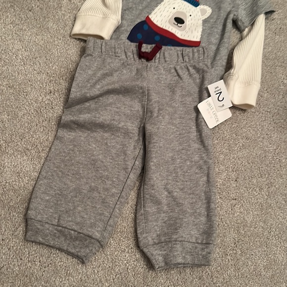 Fall creek baby winter Christmas outfit 6-9 months. New never been worn. - Picture 4 of 5